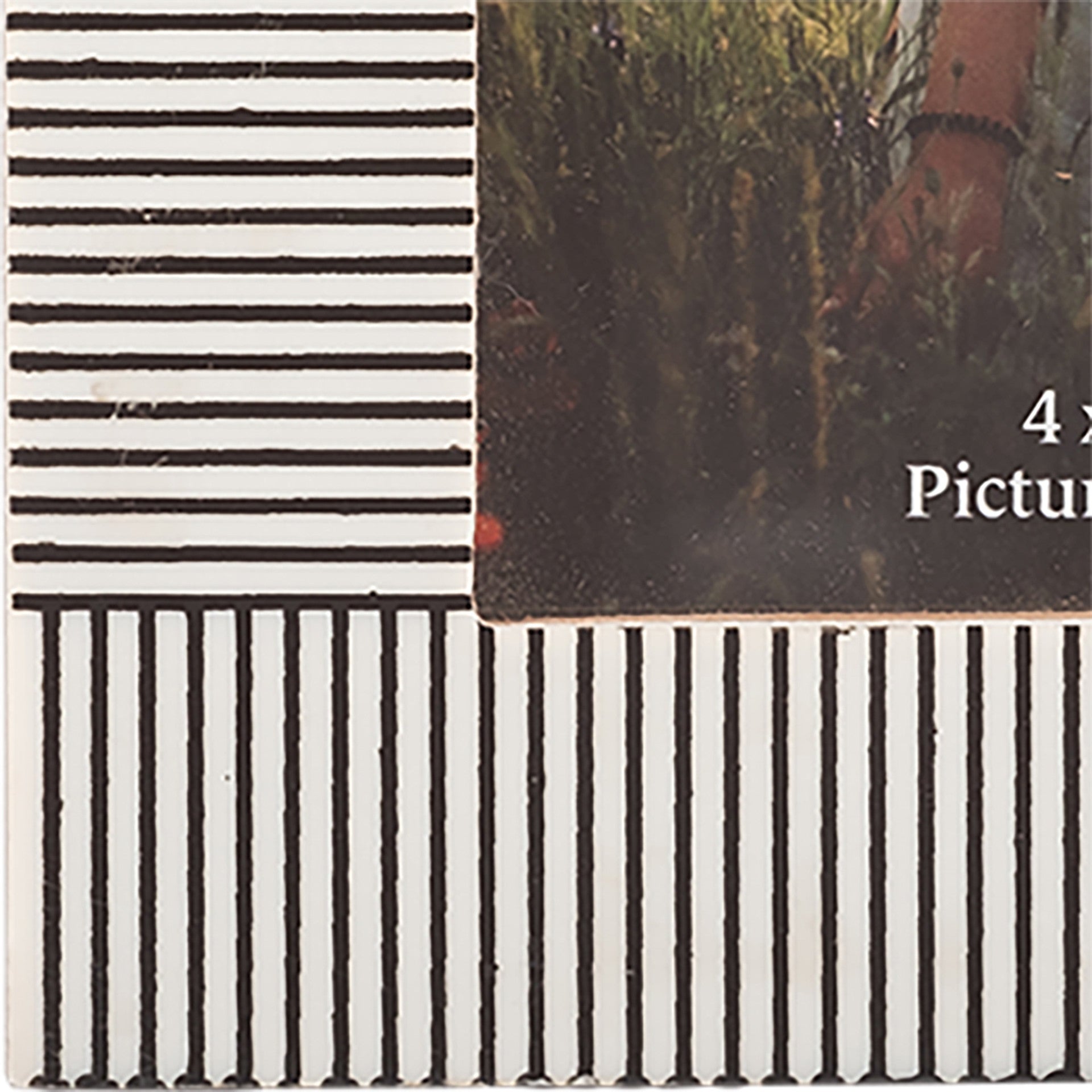 Etched Lines Photo Frame