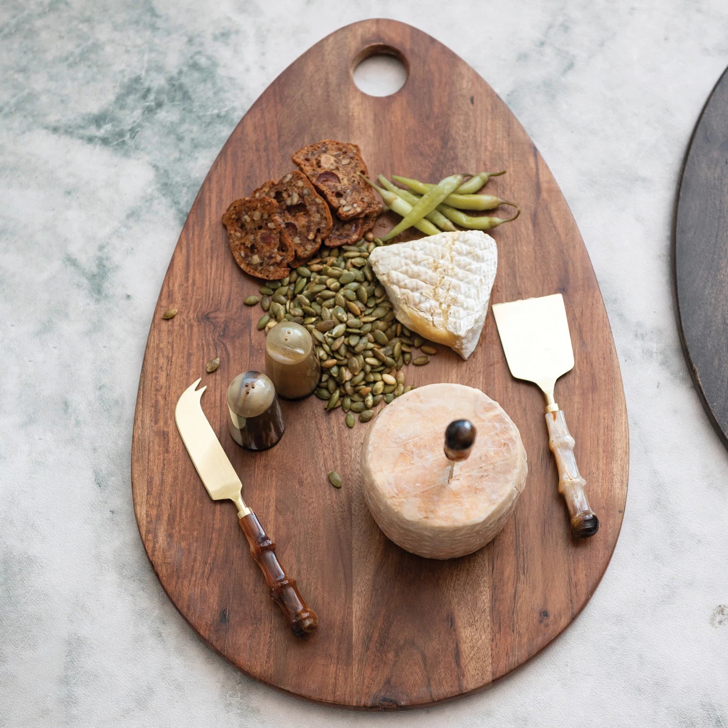 Acacia Wood Cheese/Cutting Board w/ Handle, Natural*