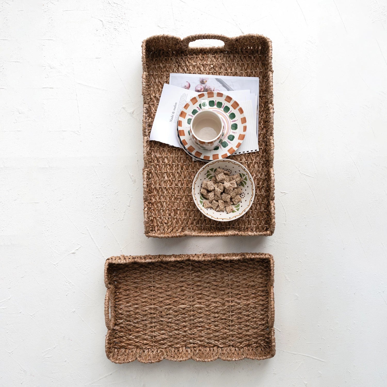 Scalloped Edge Tray w/ Handle